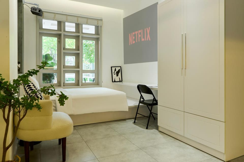 Bed, Photo of the whole room, Bedroom, Garden view