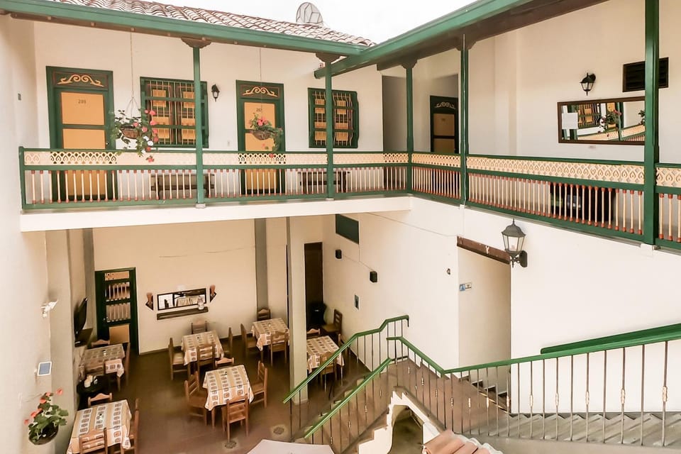 Property building, Restaurant/places to eat, Balcony/Terrace