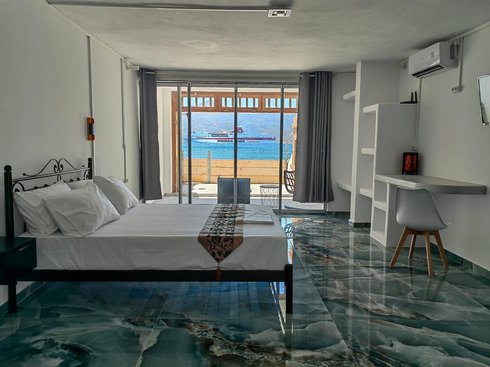Bed, Photo of the whole room, Bedroom, Sea view