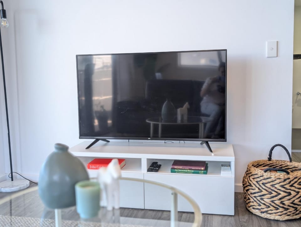 Modern & Relaxed Apartment, Great Views @Wright Apartment in Molonglo Valley