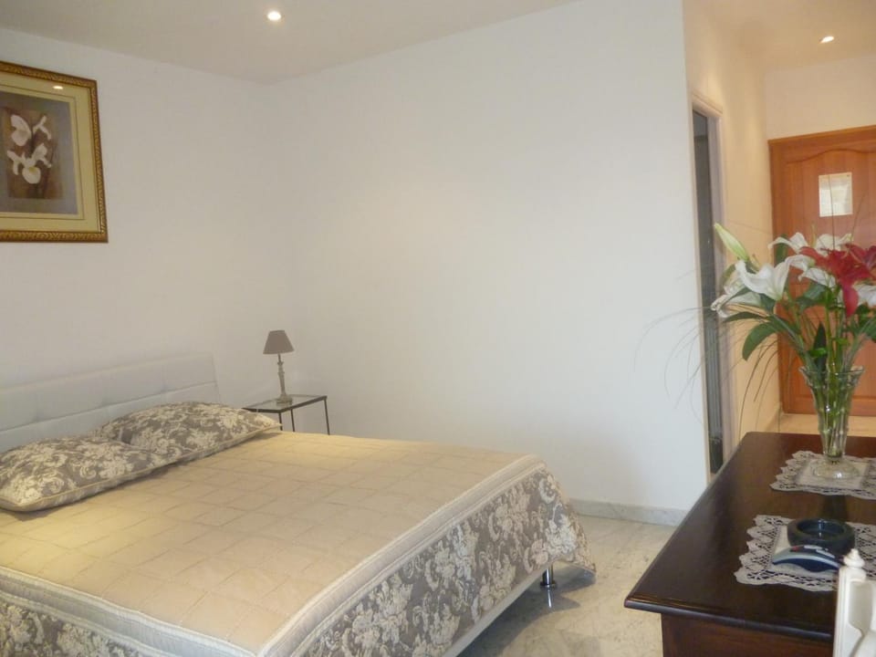 Balcony/Terrace, Photo of the whole room, Mountain view