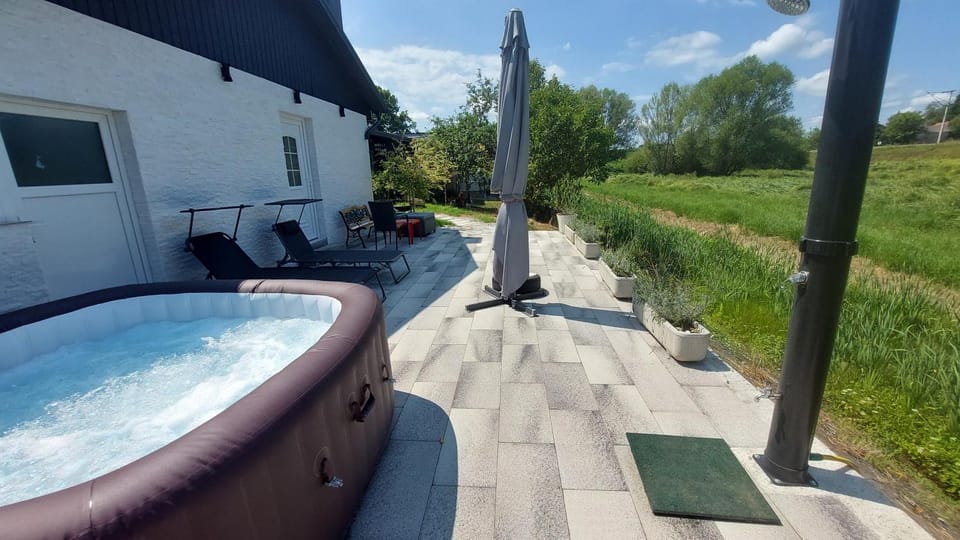 Hot Tub, Garden view