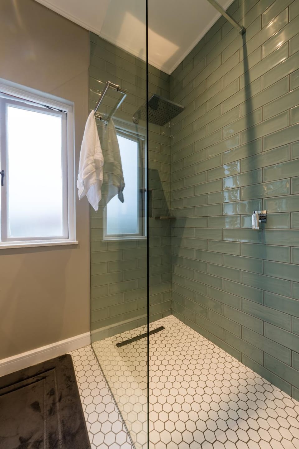 Shower, Bathroom, towels