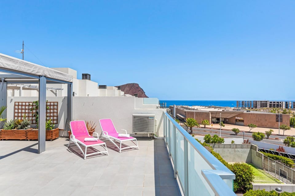 Natural landscape, View (from property/room), Balcony/Terrace, Beach, Sea view, sunbed