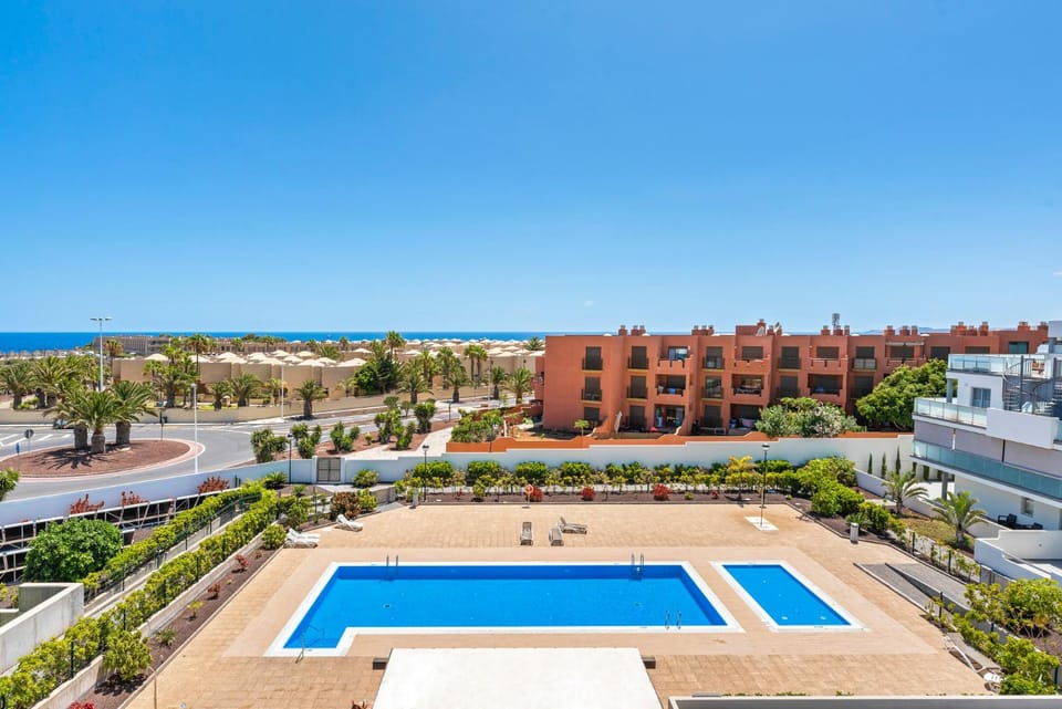 Natural landscape, Pool view, Sea view, Swimming pool, Location