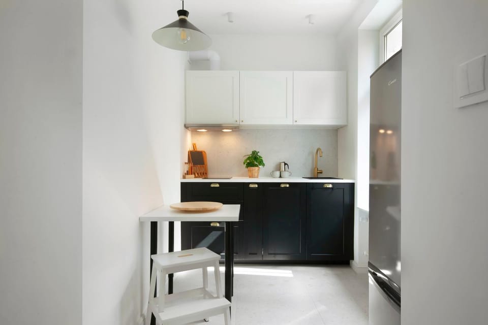 Kitchen or kitchenette, Dining area, stove
