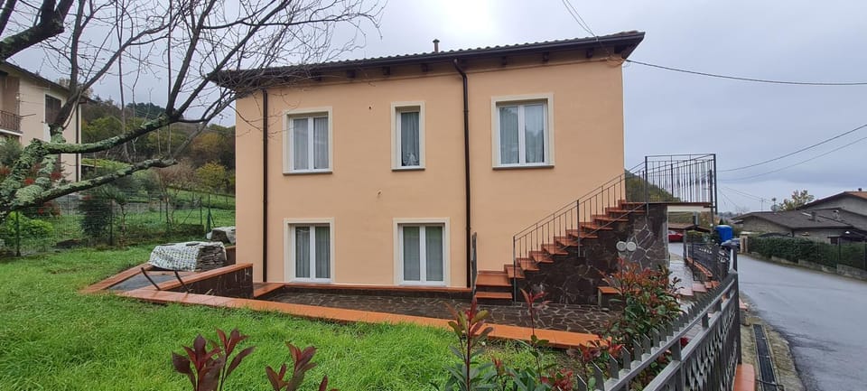 Property building, Garden, Garden view, Street view, Parking