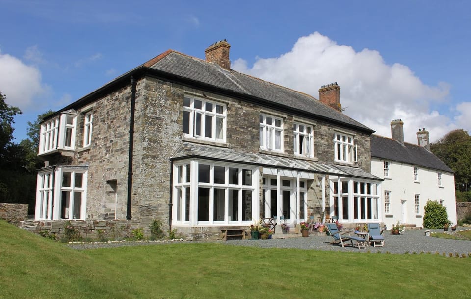 Property building, Area and facilities