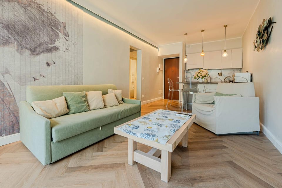 Kitchen or kitchenette, Seating area