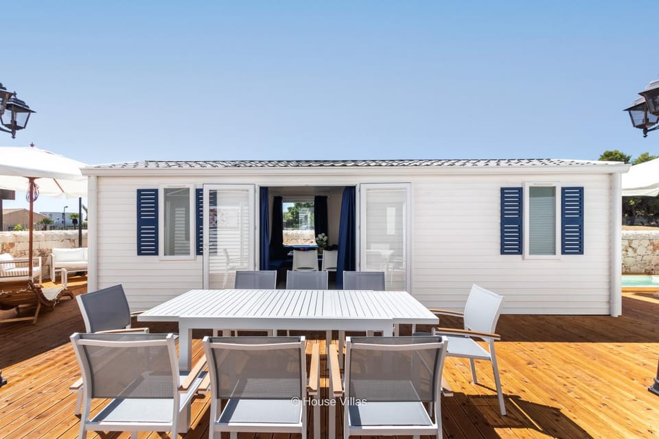 Patio, Dining area