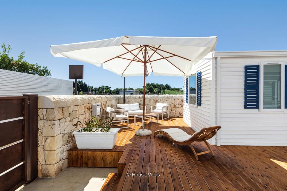 Patio, sunbed