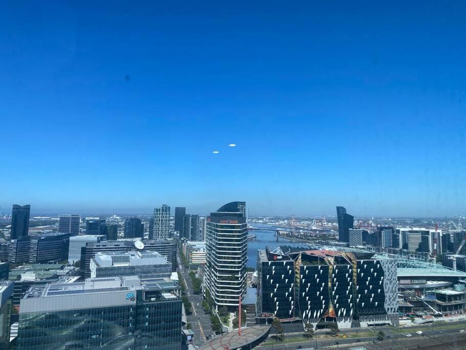 41st Floor! Premier 2B2B SkyStay@Southern Cross Apartment in Melbourne
