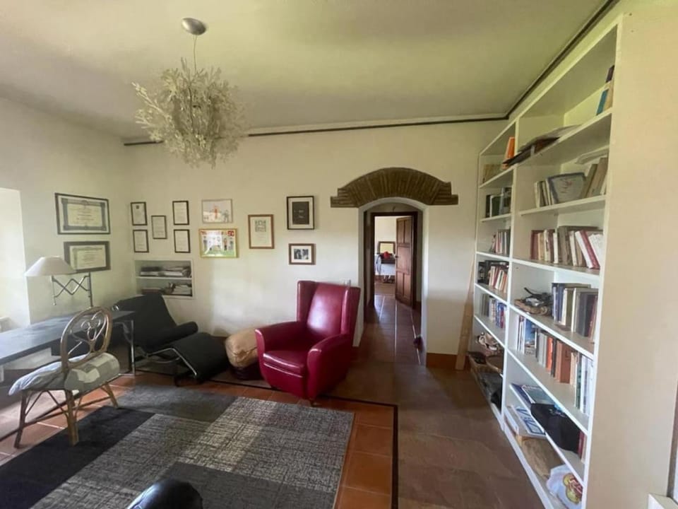 Library, Living room, Seating area