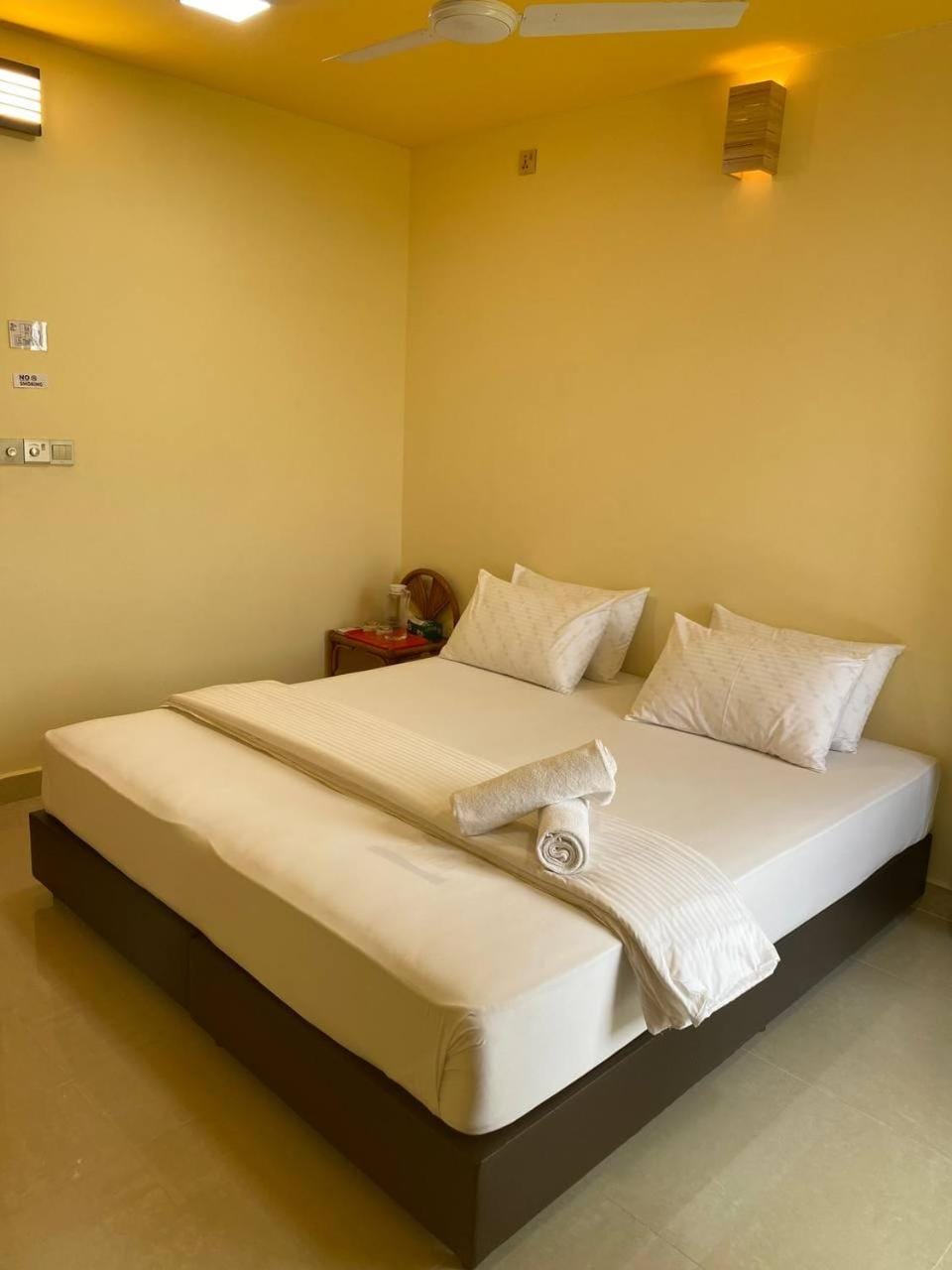Bed, Photo of the whole room, Bedroom, air conditioner
