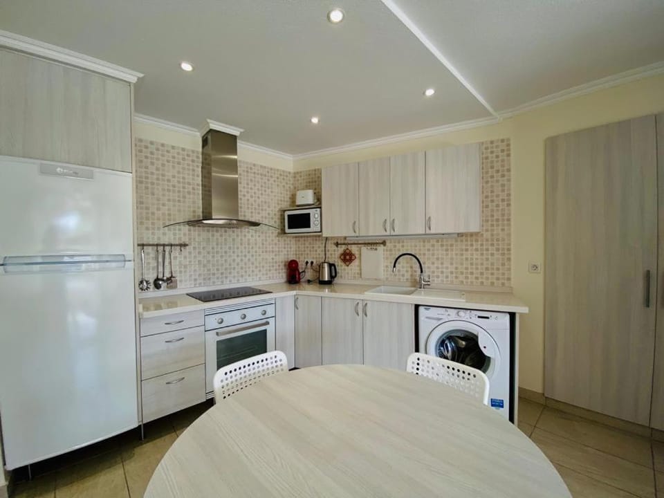 Coffee/tea facilities, Kitchen or kitchenette, minibar, pet friendly, stove, toaster, washing machine