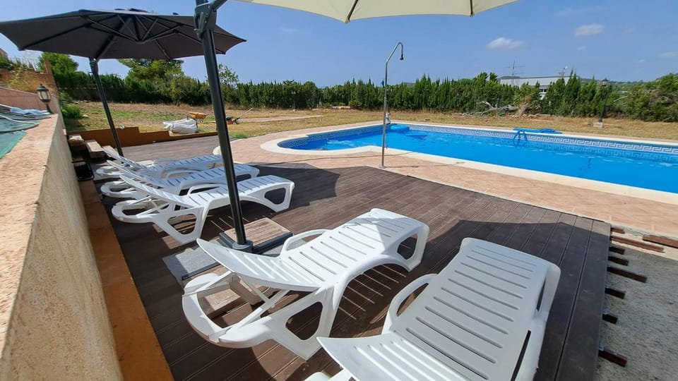 Patio, Pool view, Swimming pool, sunbed
