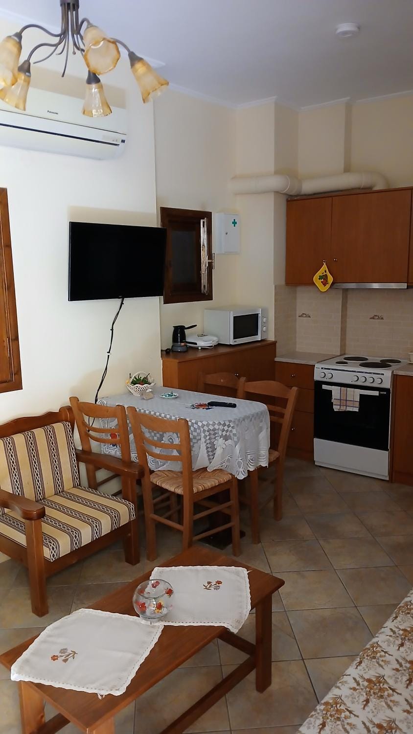 Avgonima Family's Rooms I House in Decentralized Administration of the Aegean