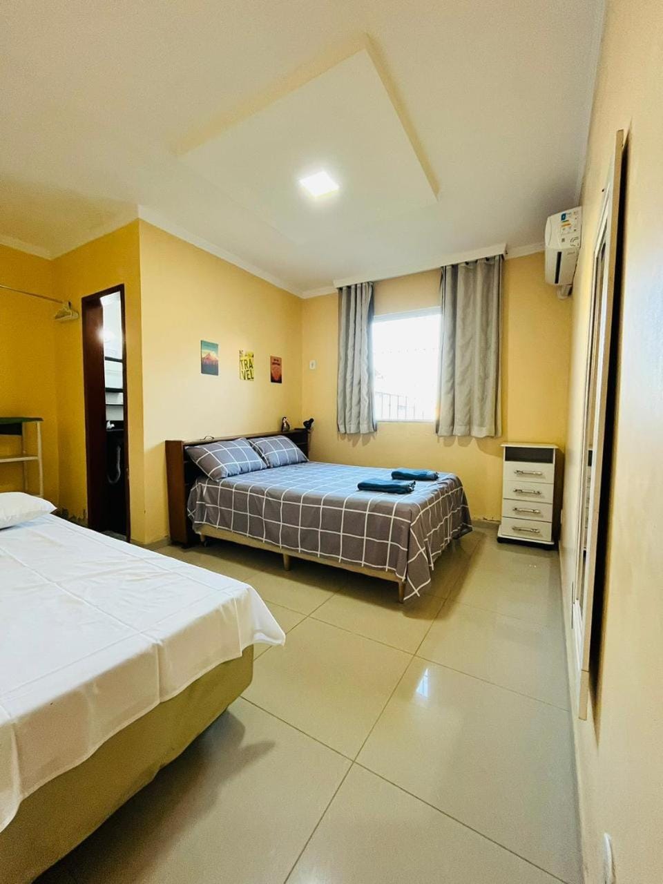 Bed, Photo of the whole room, Bedroom