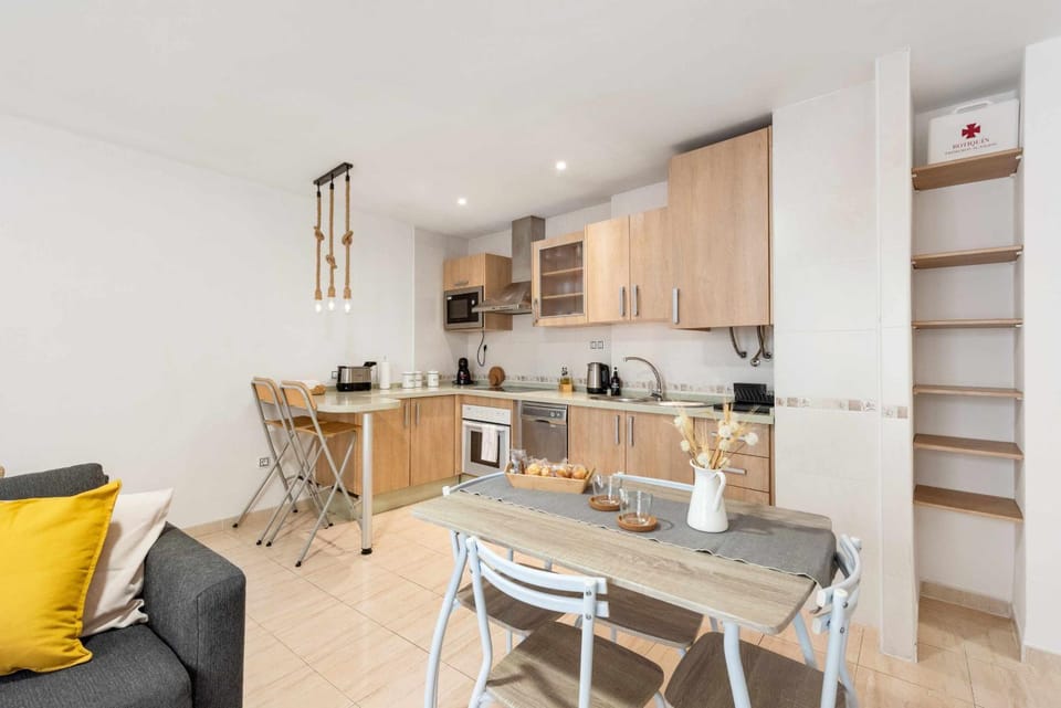 Sunlit apartment "Casa Bonita" with free parking Apartment in Malaga