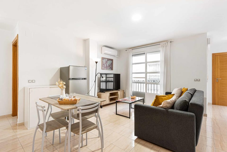Sunlit apartment "Casa Bonita" with free parking Apartment in Malaga