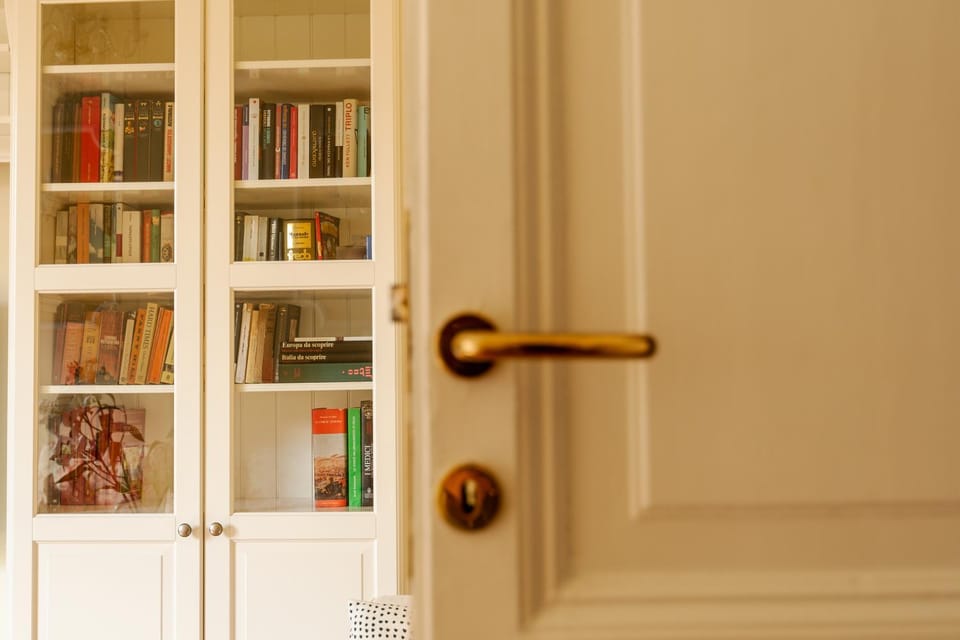 Library, Living room