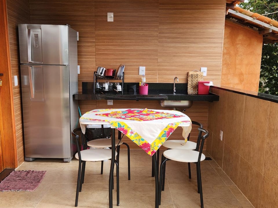 Kitchen or kitchenette, Dining area, Mountain view, Swimming pool, Breakfast