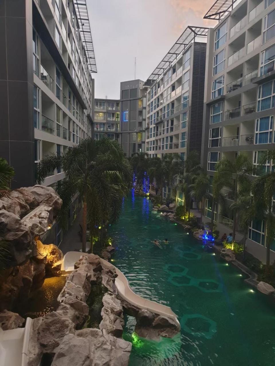 Centara Avenue 2 Bedrooms Pool View Apartment in Pattaya City