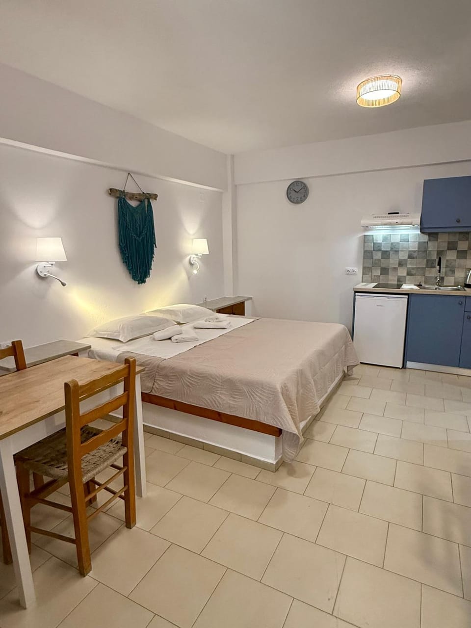 Bed, Photo of the whole room