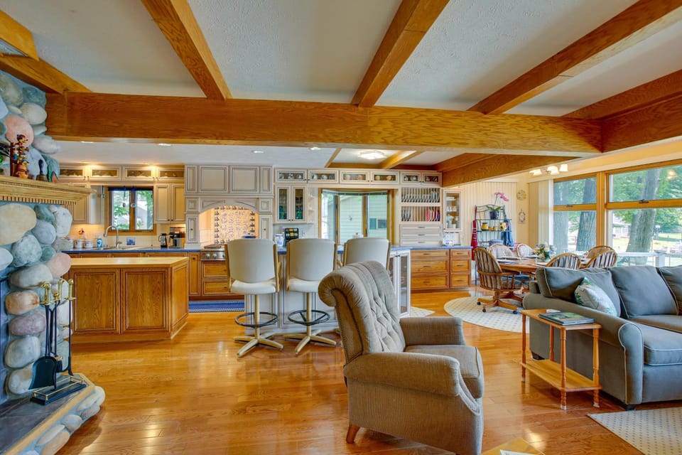 Sauna + Fireplaces! Lakefront Cadillac Retreat House in Michigan