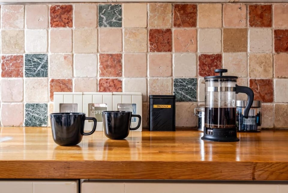 Coffee/tea facilities, Kitchen or kitchenette
