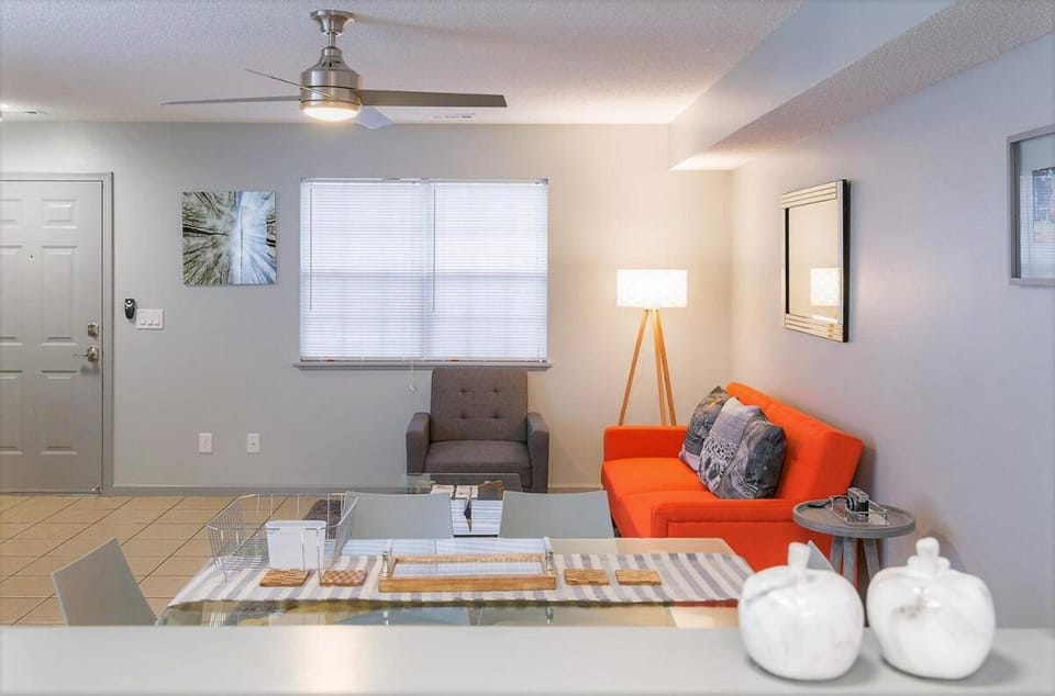 2 Blocks From Crystal Bridges Museumtrails! Parkc House in Rogers