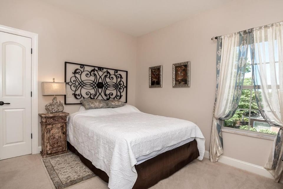 Pinnacle Luxury Apt Awesome Location & Life Style! Hotel in Rogers