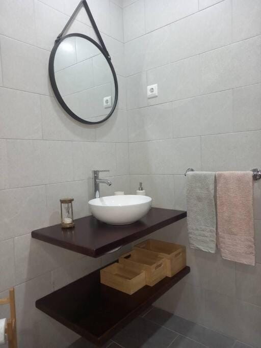 Bathroom, towels