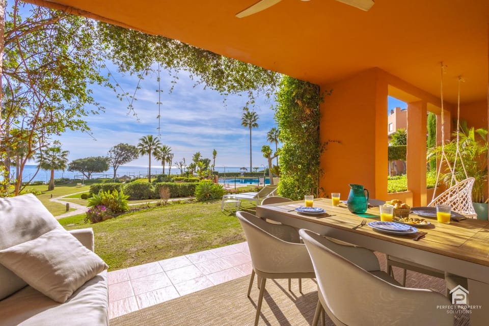 View (from property/room), Balcony/Terrace, Seating area, Dining area, Garden view, Sea view