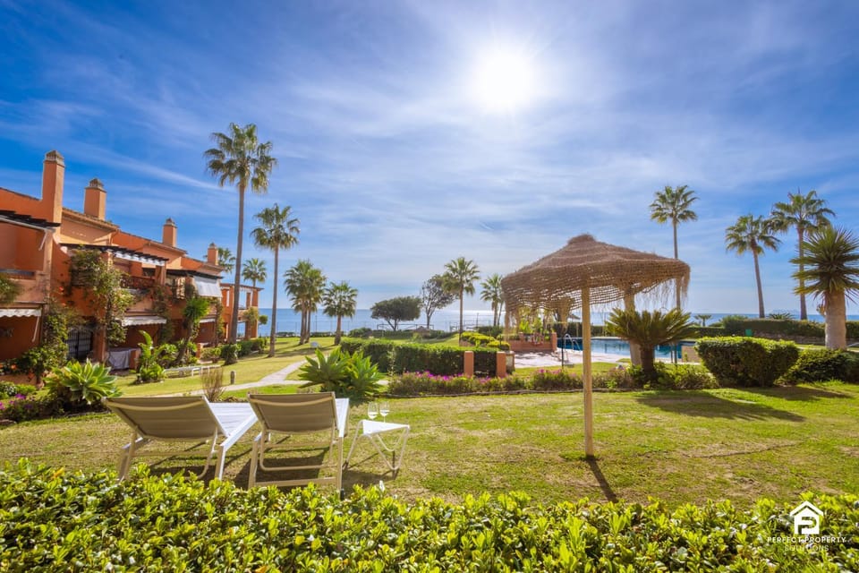 Pool view, Sea view, sunbed