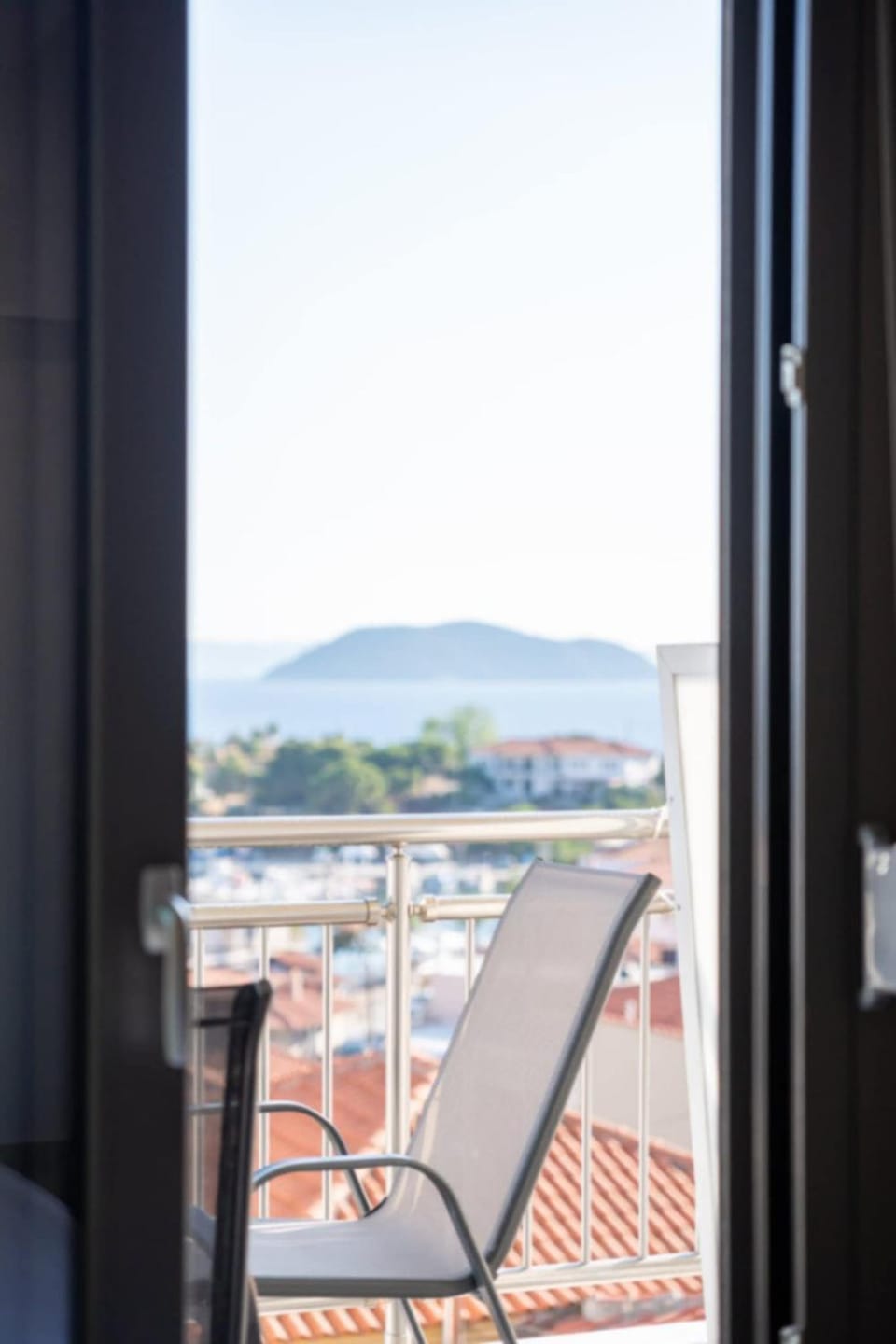Property building, Day, Natural landscape, View (from property/room), Balcony/Terrace, Sea view