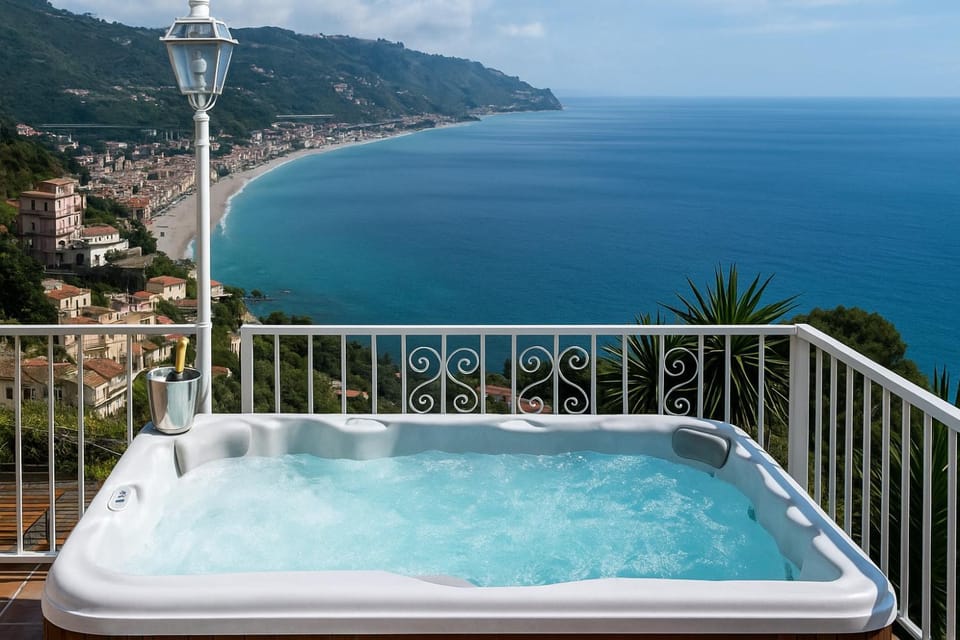 Hot Tub, Hot Tub, Balcony/Terrace
