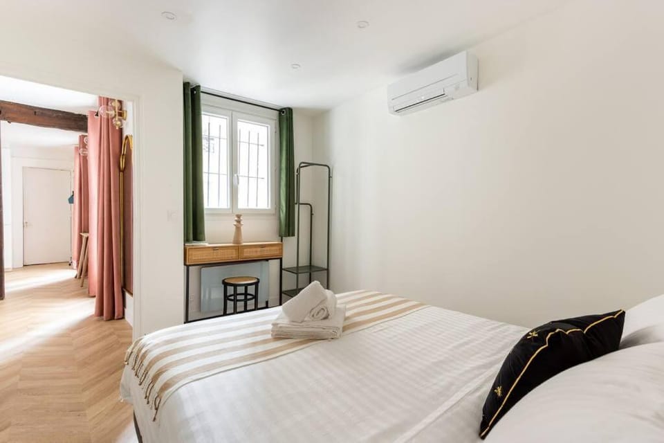 SophieStay - Contemporary Apt- King Size Bed Apartment in Paris