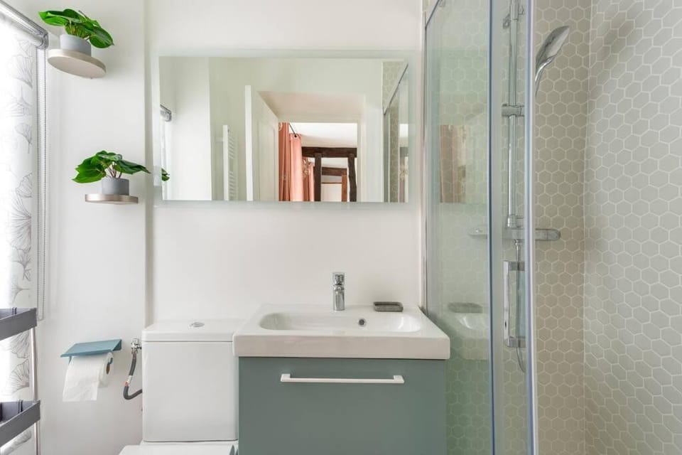 SophieStay - Contemporary Apt- King Size Bed Apartment in Paris