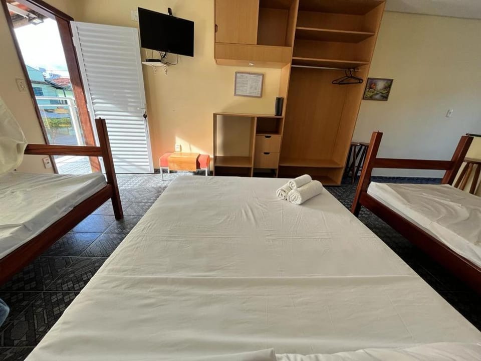 Communal lounge/ TV room, Bed, TV and multimedia, Bedroom, hair dresser