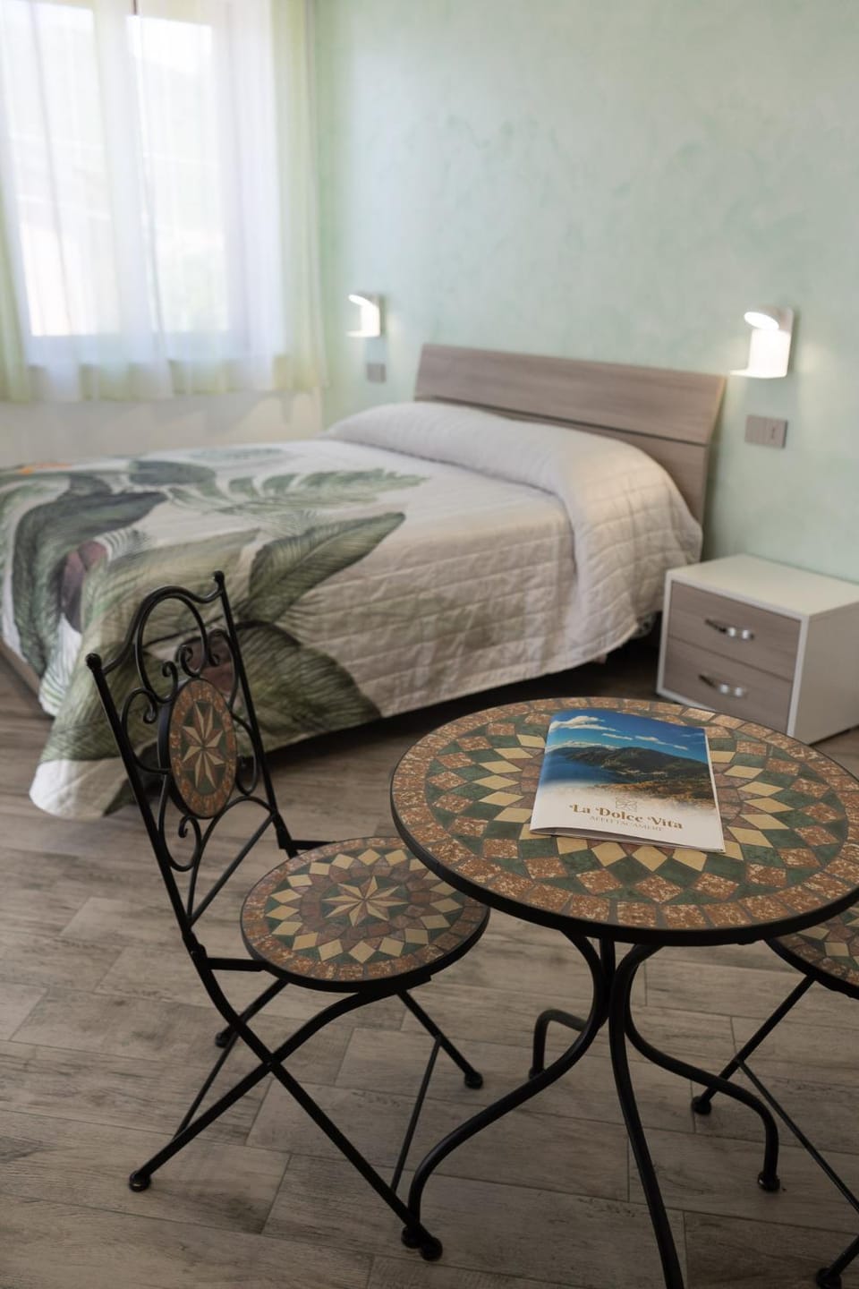 Bed, Photo of the whole room