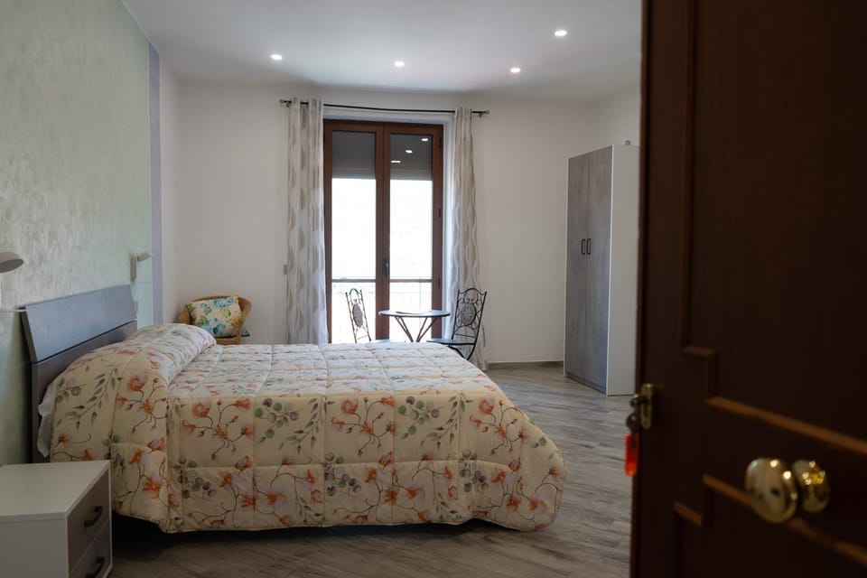 Bed, Balcony/Terrace, Photo of the whole room, Bedroom, wardrobe