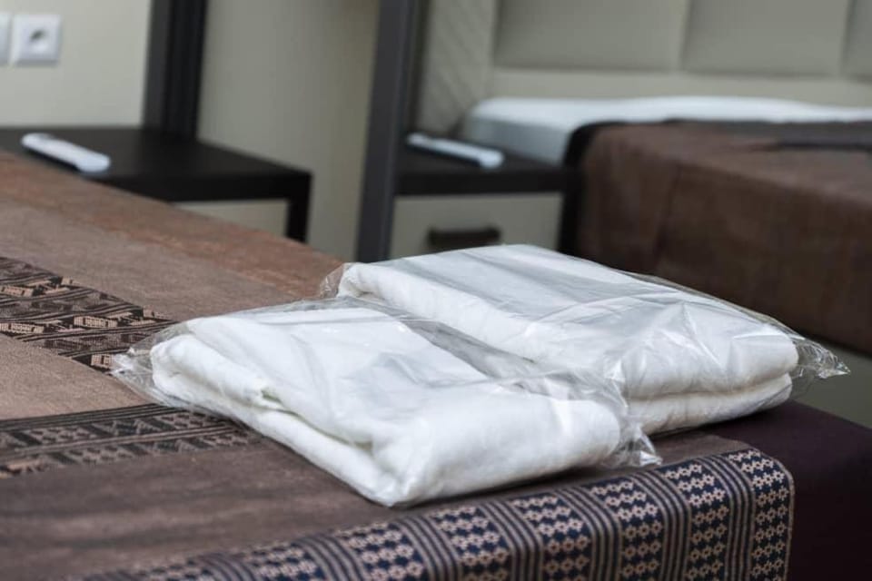 Bedroom, towels