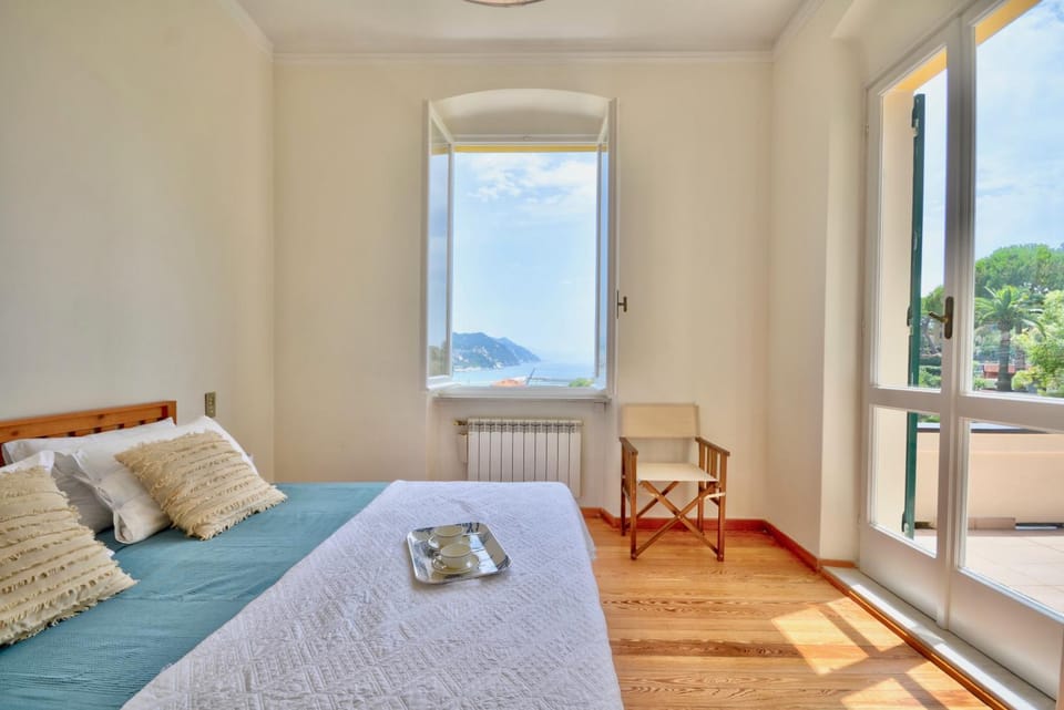 Bed, View (from property/room), Photo of the whole room, Bedroom, Sea view