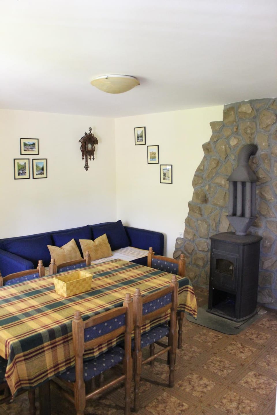 Living room, Seating area, Dining area, flat iron