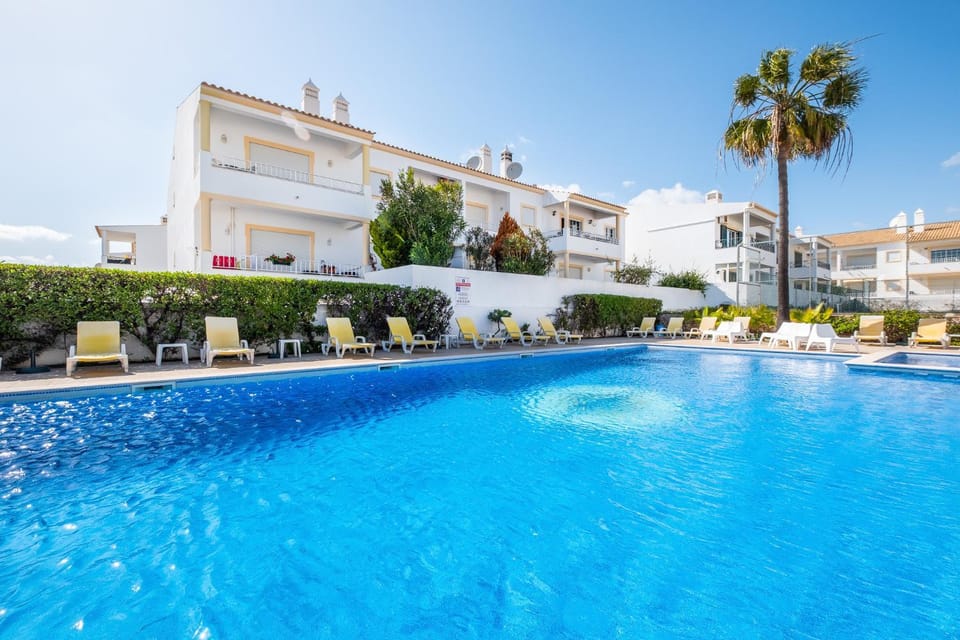 Day, Pool view, Swimming pool, sunbed