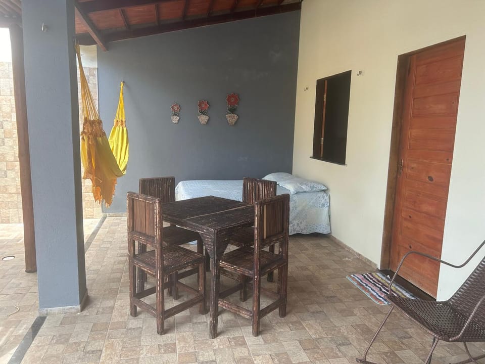 Bed, Seating area