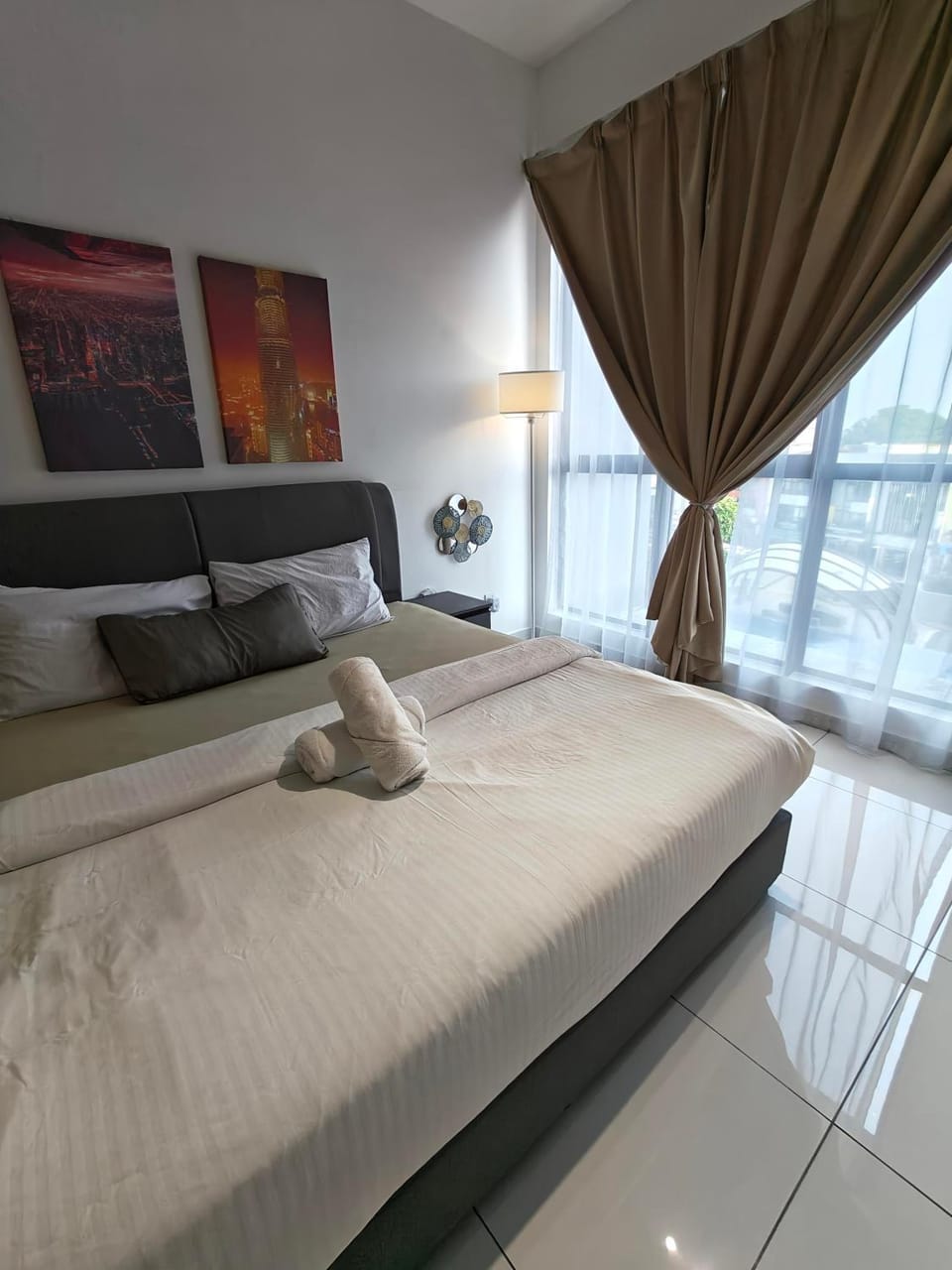 Sky Trees Nflix HBO Disney and Bukit Indah Apartment in Johor Bahru