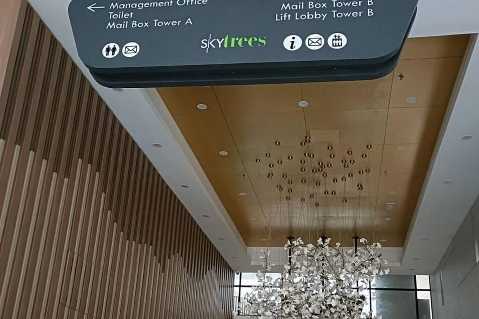 Sky Trees Nflix HBO Disney and Bukit Indah Apartment in Johor Bahru