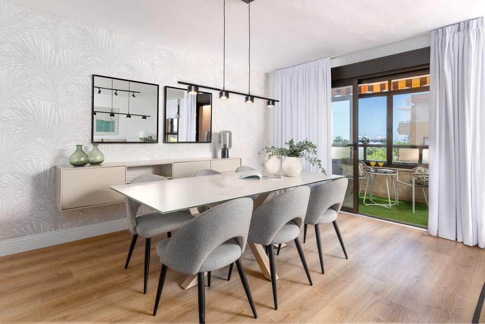 Donoso Cortes & Free parking by ELE Apartments Apartment in Malaga